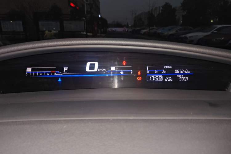 Used Honda Jade 2017 1.8L automatic Comfort version 5 seats
