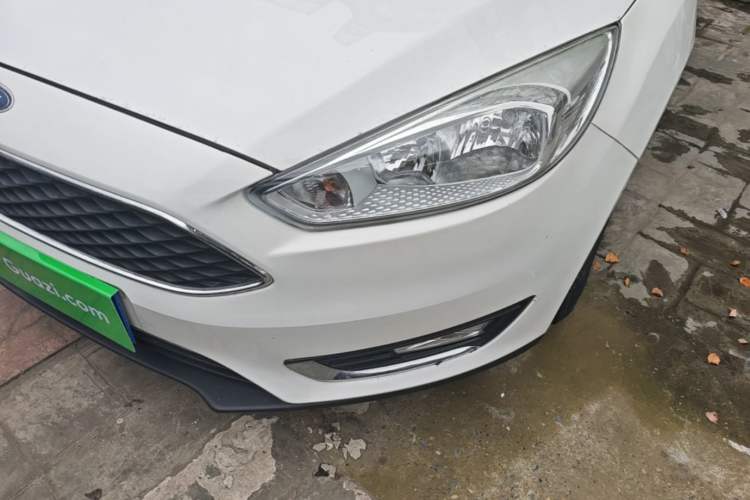 Used Ford Focus 2017 Hatchback EcoBoost 125 Automatic - Ultra-Powerful Style Edition with Smart Drive Features Left Front Headlight