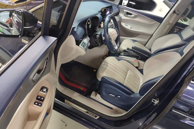 Used Roewe iMAX8 2022 400TGI Prestige Edition
