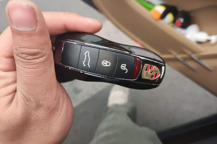 Used Porsche Cayenne 2014 Cayenne Platinum Edition 3.0T Vehicle Key