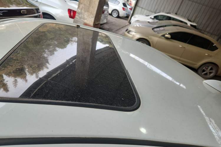 Used Hyundai Verna (older generation) 2014 1.4L Manual Top-Tier Model TOP