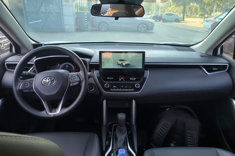 Used Toyota FRONTLANDER 2023 2.0L CVT Luxury Edition