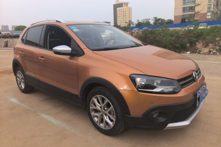 Used Volkswagen Polo 2018 1.5L Cross Polo Automatic Front Right 45 Deg