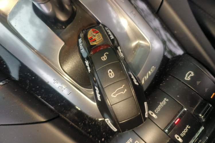 Used Porsche Cayenne 2016 Cayenne Platinum Edition 3.0T Vehicle Key