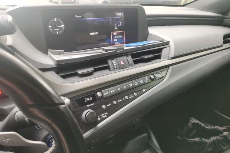 Used Lexus ES 2020 300h Premier Edition
