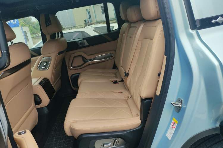 Used Formula Leopard Leopard 8 2025 Smart & Brave Flagship Edition 7 Seats