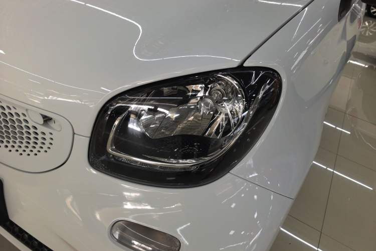 Used smart fortwo 2019 0.9T 66kW Hardtop Wind Power Edition China VI Left Front Headlight