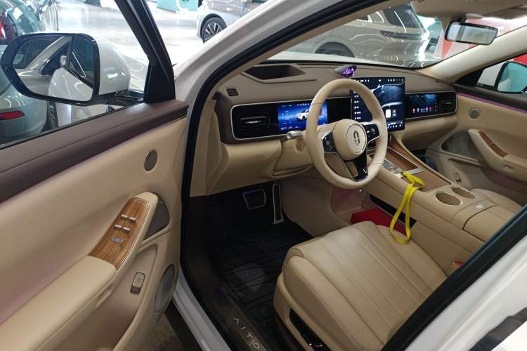 Used Hima AITO M7 2026 Model Range-Extending Max All-Wheel Drive 5-Seater Version Driver Seat