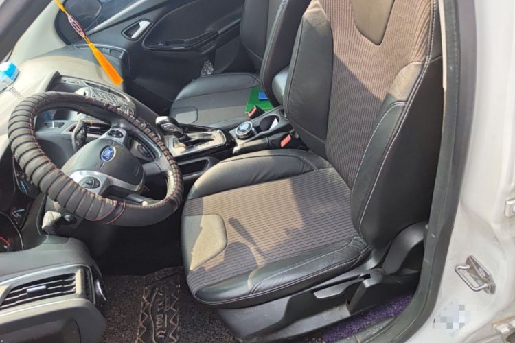 Used Ford Focus 2012 Sedan 1.6L Automatic Fashion Edition