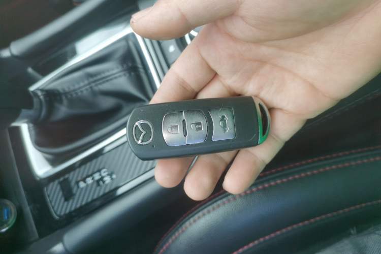 Used Mazda 3 Axela 2019 Cloud-Controlled Sedan 1.5L Automatic Luxury Model China VI Standard Vehicle Key