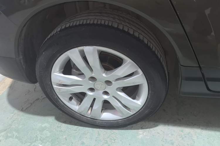 Used Peugeot 3008 2015 2.0L Automatic Classic Edition