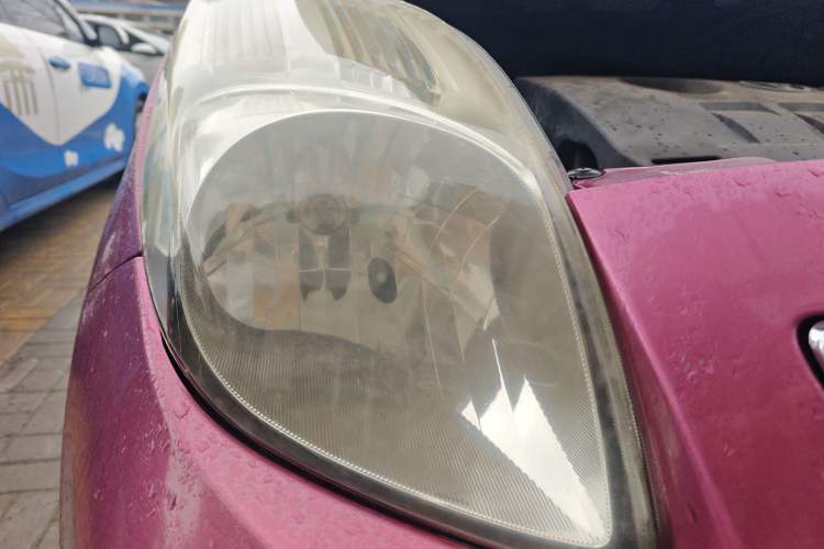 Used Toyota Yaris 2011 1.6E Automatic Charm Edition Right Front Headlight