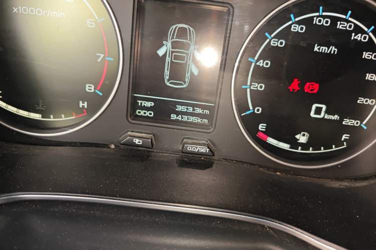 Used Geely Auto Vision X6 2016 1.8L Manual Luxury Model
