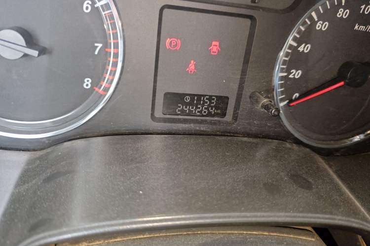 Used Great Wall Wingle 5 2014 2.4L European Version Two-Wheel Drive Entry-Level Big Double-Cab 4G69S4N