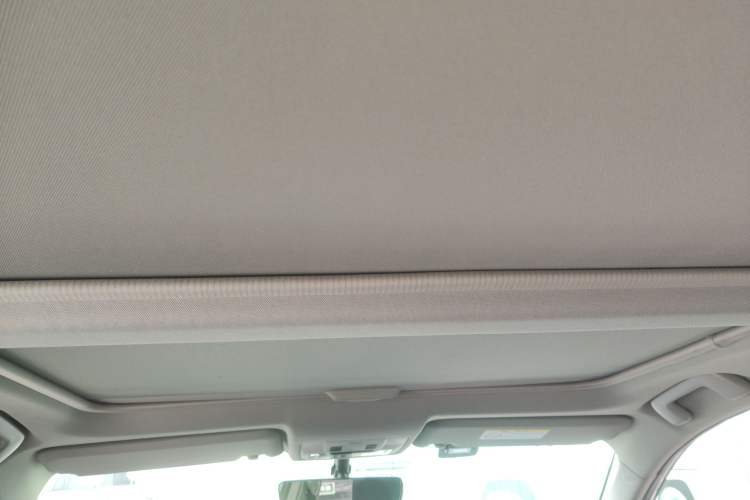 Used Toyota RAV4 2016 2.5L Automatic 4x4 Elite Edition Headliner