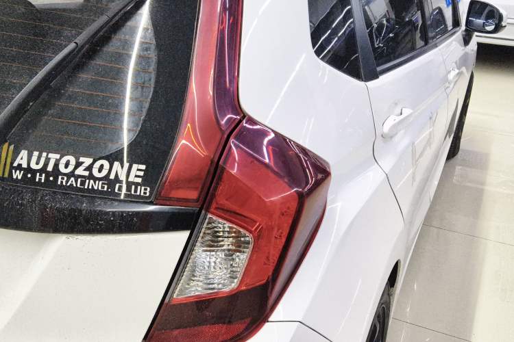 Used Honda Fit 2018 1.5L Manual Comfort Version
