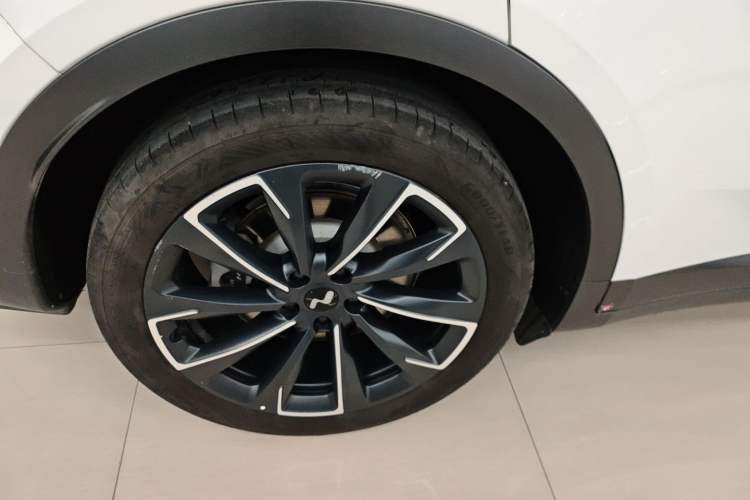 Used ONVO L60 2024 60 kWh Rear-Drive Version Exterior 8