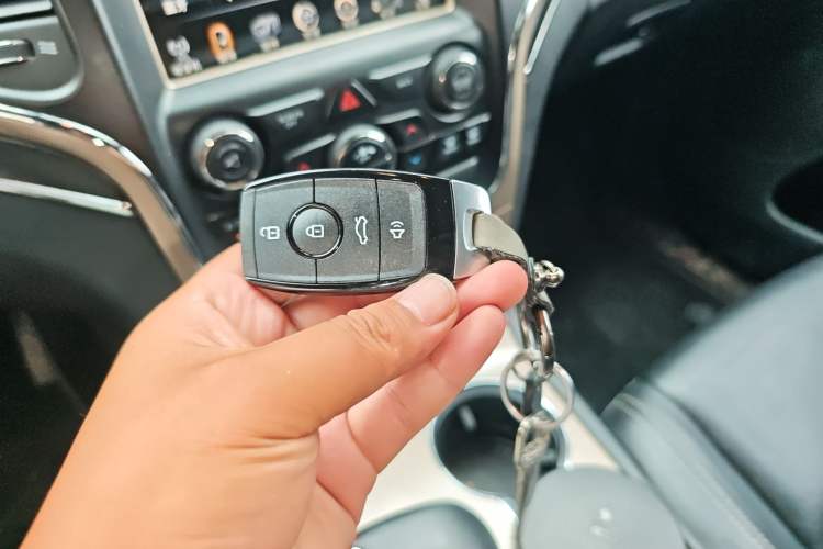 Used Jeep Grand Cherokee 2015 3.0L Comfort Navigation Edition Vehicle Key