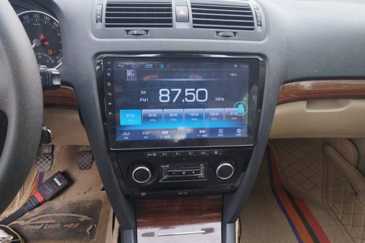 Used Skoda Octavia 2013 1.6L Manual Yijun Edition Audio And AC Panel