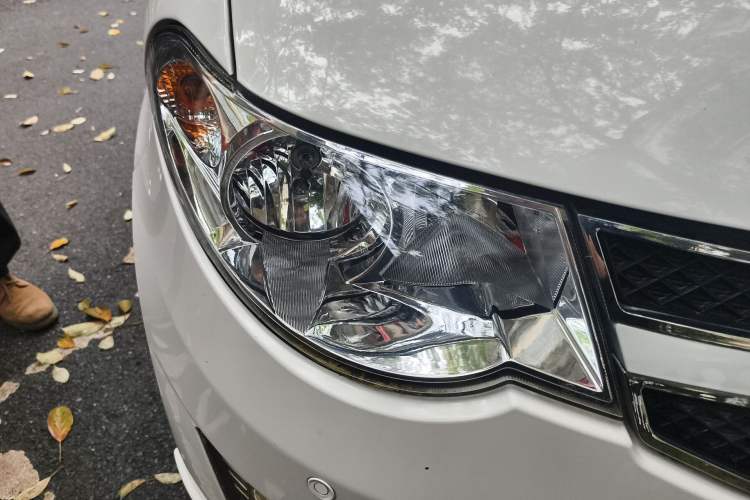 Used Wuling Hongguang 2020 1.2L S Base Model China VI LSI Right Front Headlight