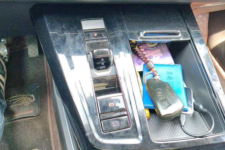 Used Volkswagen Talagon 2023 Facelift 380TSI All-Wheel-Drive Luxury Jiajing Pro 6-Seater Gear Lever