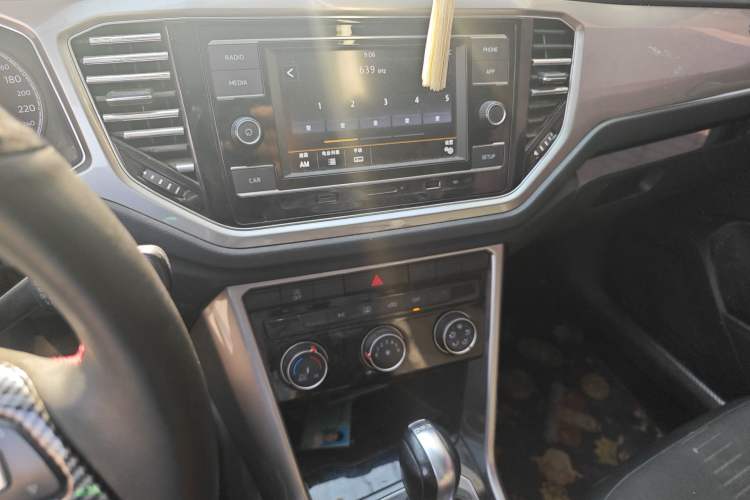 Used Volkswagen T-ROC 2018 230TSI DSG Two-Wheel Drive Advanced Version China V Standard
