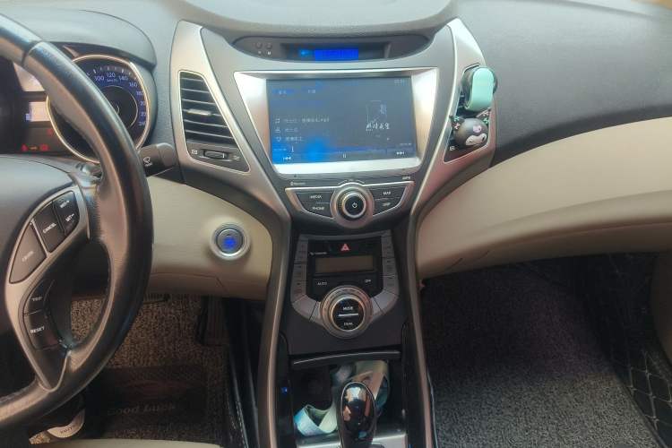 Used Hyundai Elantra (5th Generation / Langdong) 2015 1.6L Automatic Luxury Model
