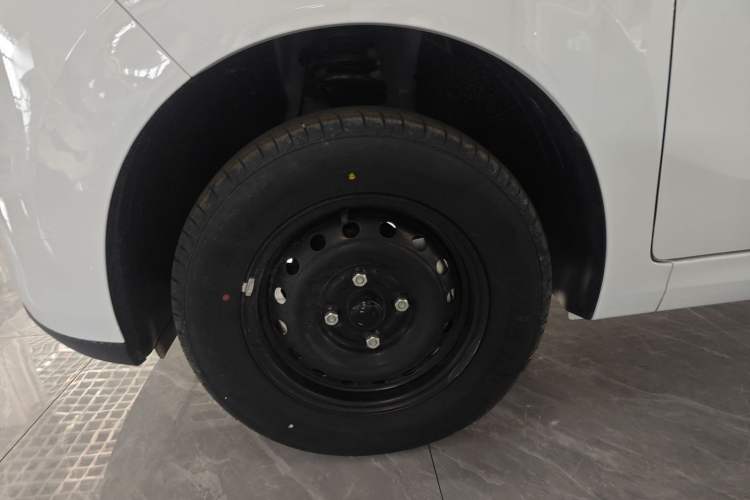 Used Wuling Hongguang New Energy 2024 All-Electric Model 300KM Practical Version Exterior 4