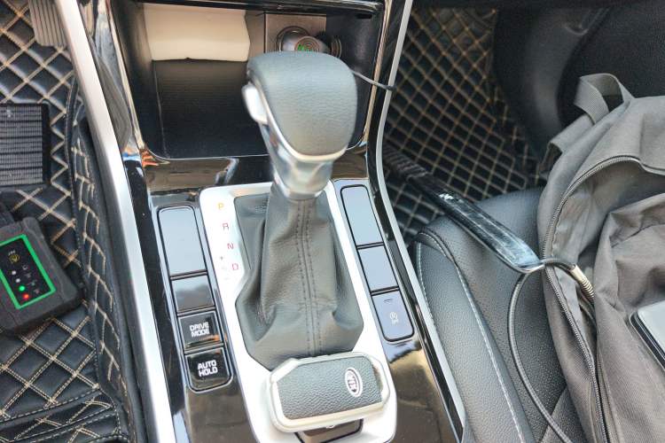 Used Kia K3 2020 1.5L CVT Smart Connect Edition Gear Lever