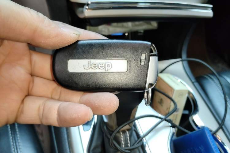 Used Jeep Grand Cherokee 2016 3.0L Elite Navigation Edition Vehicle Key