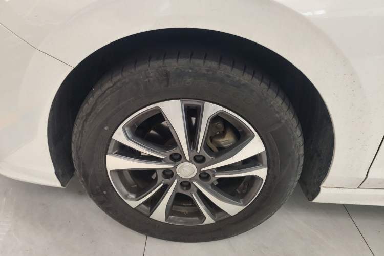 Used CHANGAN Eado 2023 Changan Edition PLUS Blue Whale NE 1.4T GDI DCT Prestige Version Left Front Wheel Hub