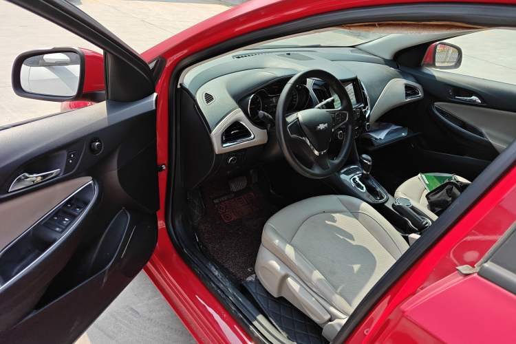 Used Chevrolet Cruze 2015 1.5L Automatic Luxury Edition Driver Seat