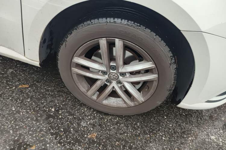 Used Volkswagen Gran Lavida 2017 230TSI DSG Comfort Edition Right Front Wheel Hub