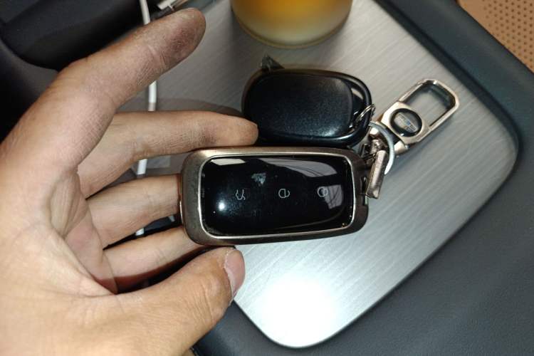 Used Geely Galaxy L7 2024 1.5T 115 km PLUS Dragon Edition Vehicle Key