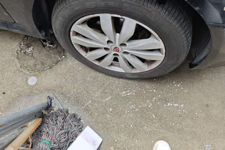 Used Roewe 350 2014 1.5L Automatic Xunyue Version Right Front Wheel Hub