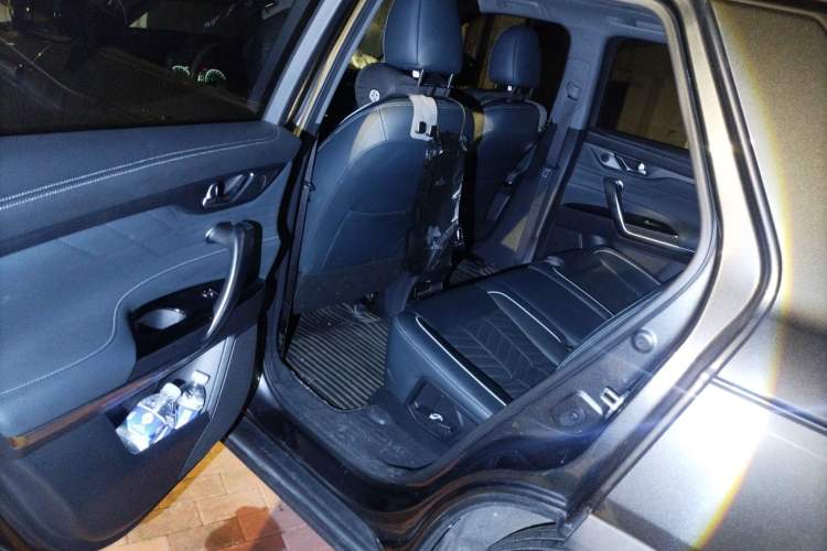 Used Changan CS95 2023 2.0T Two-Wheel Drive Luxury PLUS
