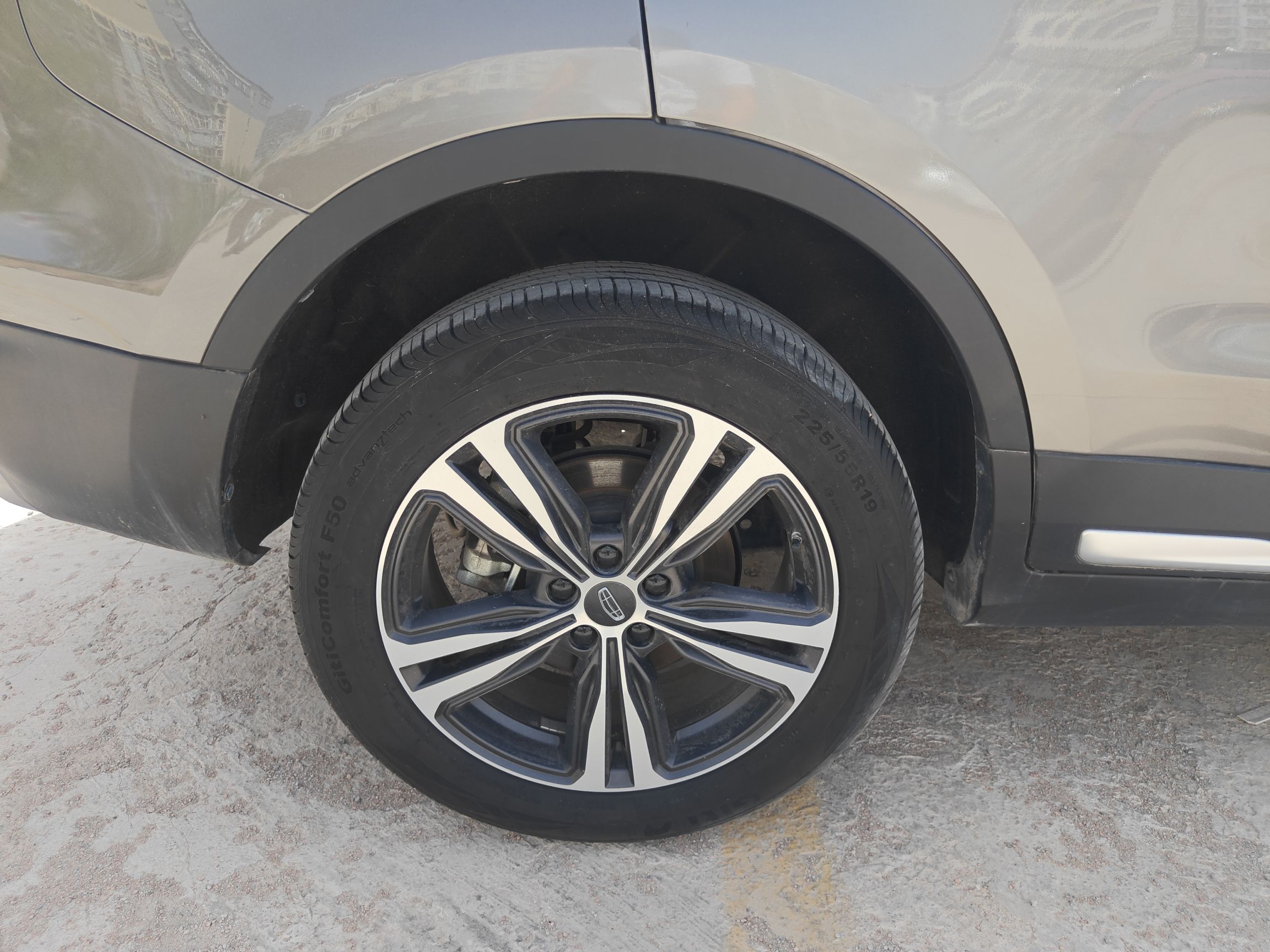 Geely Auto Emgrand X7 Sport 2022 1.8TD DCT Zhiya Trim — снимка 11