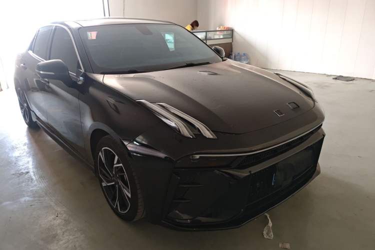 Used Lynk & Co 03 2023 1.5TD DCT JingPlus Front Right 45 Deg