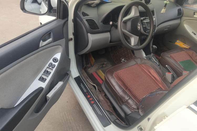 Used Hyundai Verna (older generation) 2013 Sedan 1.4L Automatic Standard GL Model
