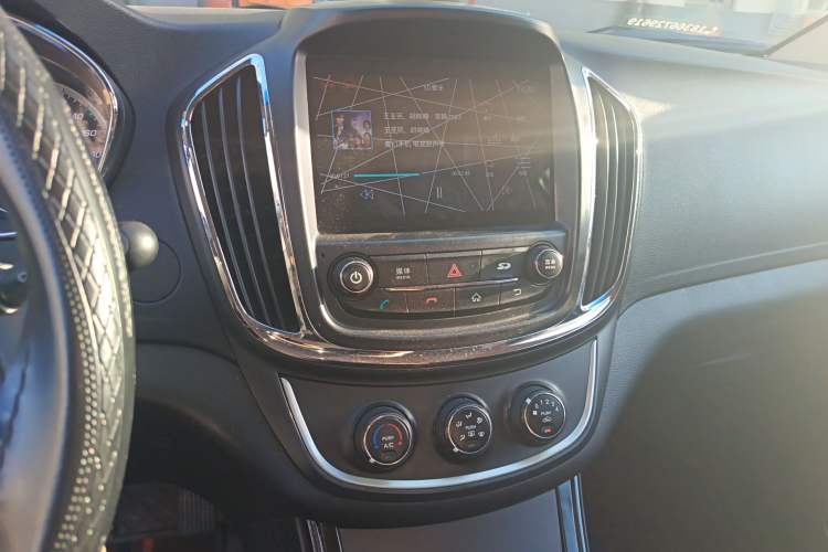 Used Baojun 560 2015 1.8L manual Comfort trim level
