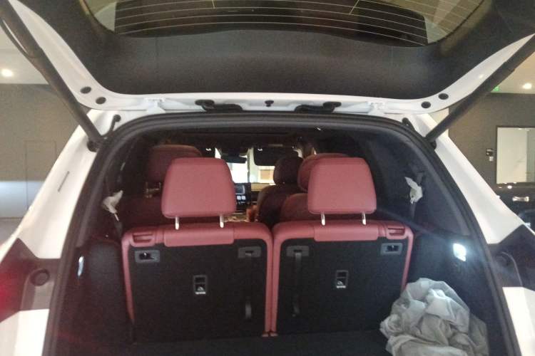 Used Hima AITO M7 2026 Model Pure Electric Max Long Range 6-Seater Version Trunk