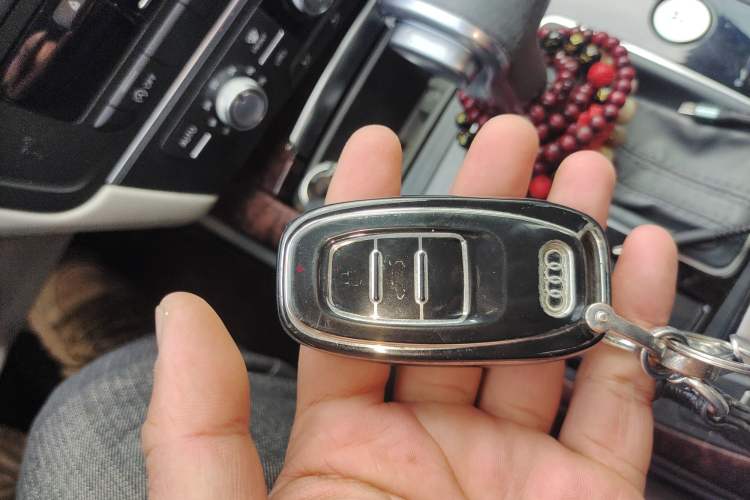 Used Audi A6L 2014 30 FSI Technology Model
