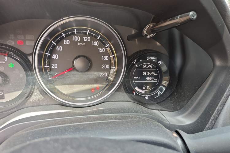 Used Honda XR-V 2017 1.5L LXi CVT Classic Edition Odometer Close Up