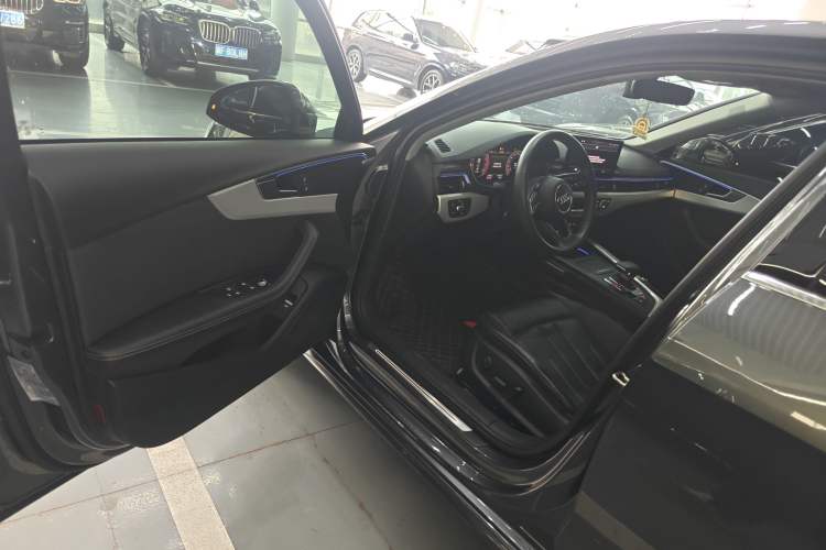 Used Audi A4L 2022 40 TFSI Luxury Prestige Edition
