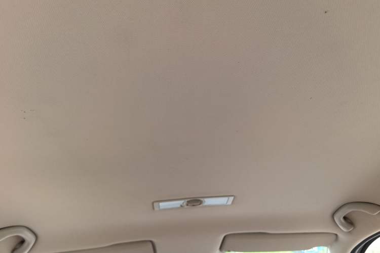 Used Volkswagen Lavida 2013 Revised Classic 1.6L Manual Fashion Edition Headliner