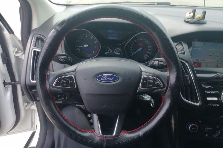 Used Ford Focus 2017 Hatchback 1.6L Automatic Fashion Edition Smart Drive Version Steering Wheel