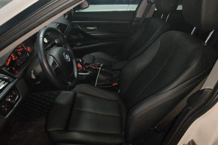 Used BMW 3 Series GT 2018 320i Sport Edition Left Front Seat