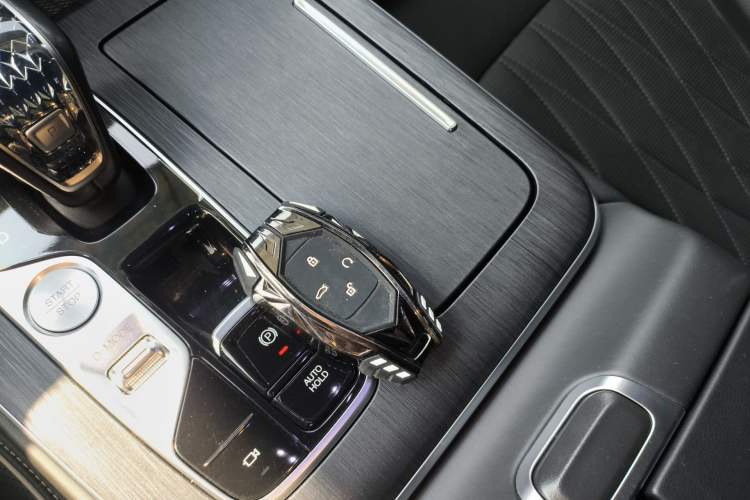 Used GAC Trumpchi GS8 2022 Linghang Series 2.0 TGDI Two-Wheel-Drive Luxury Smart Connectivity Version (7 Seats) Vehicle Key