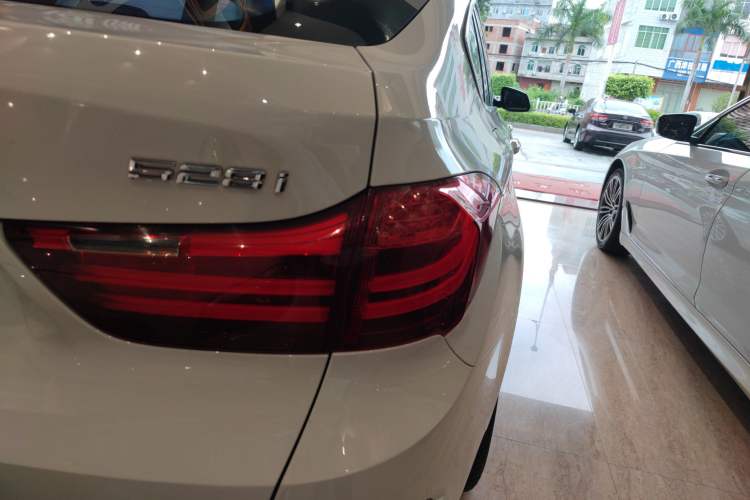 Used BMW 5 Series GT 2014 528i Luxury Edition
