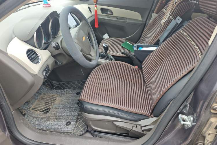 Used Chevrolet Cruze 2015 1.5L Classic SL MT Left Front Seat